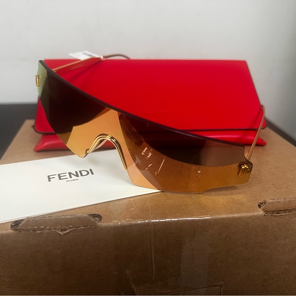 Fendi sunglasses - Picture 2 of 6